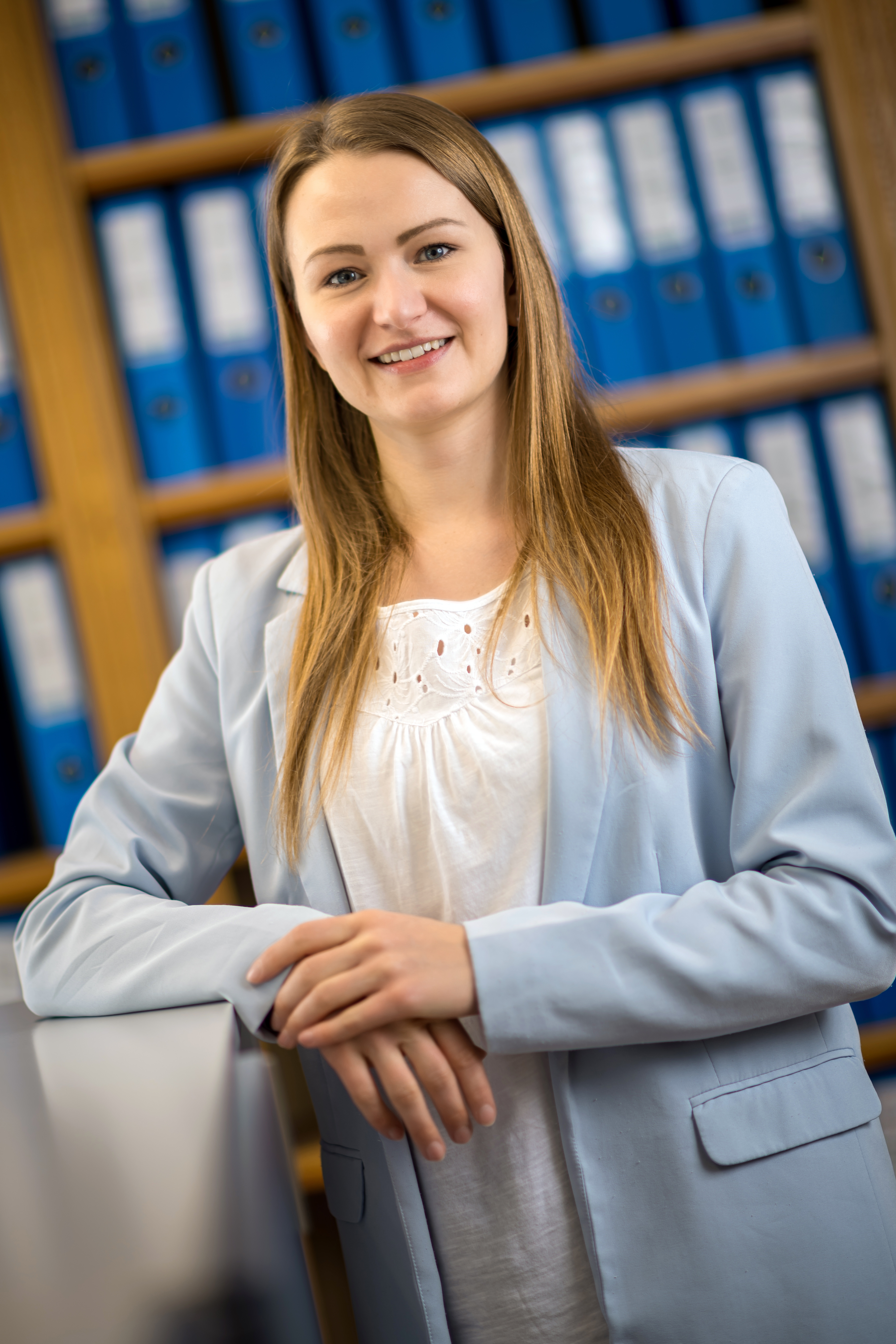 Portrait des Mitarbeiters Franziska Stocker der TU-Partner Steinecker