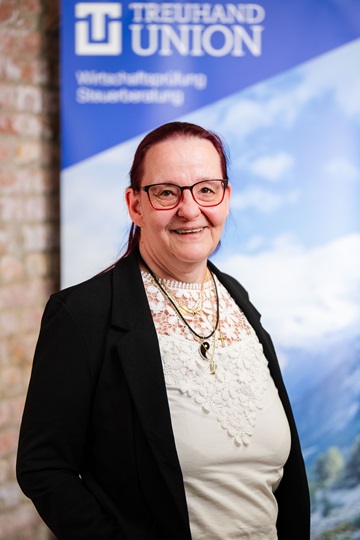 Portrait der Mitarbeiterin Natascha Zuhla der TREUHAND-UNION Wien