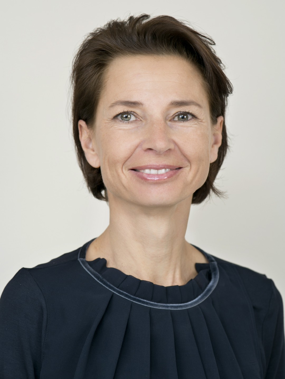 Portrait des Mitarbeiters Kerstin Kurz der TREUHAND-UNION Salzburg