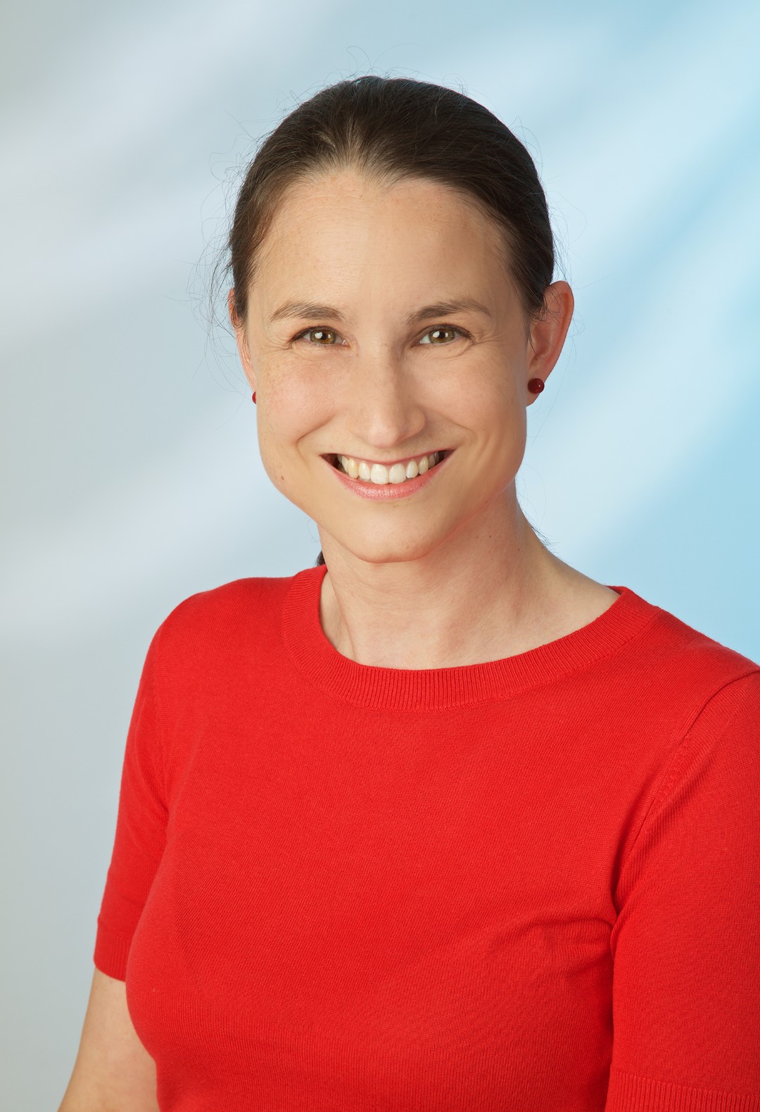 Portrait der Mitarbeiterin Johanna Neumayr der TREUHAND-UNION Baden