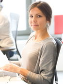 Portrait des Mitarbeiters Herta Wimmer der TU-Partner Kuhar