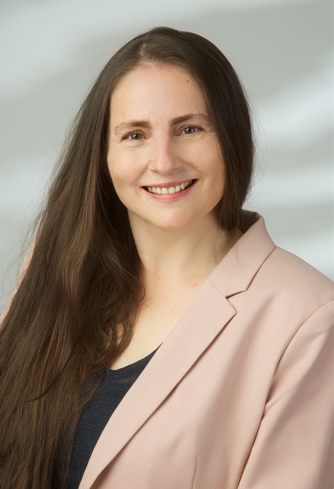 Portrait der Mitarbeiterin Monika Winter der TREUHAND-UNION Baden