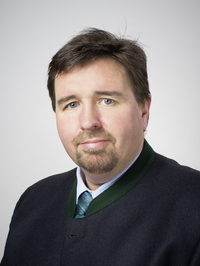 Portrait des Geschäftsführers Dietmar Pfeiler der TU-Partner Pfeiler