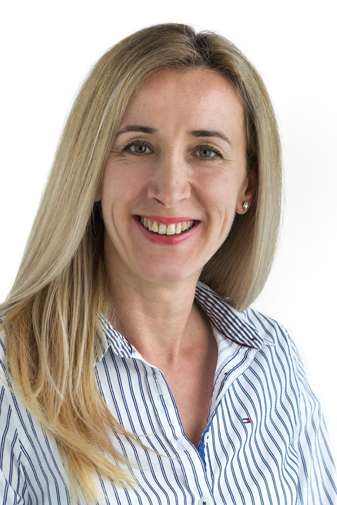 Portrait der Mitarbeiterin Bernadett Schweifer der TREUHAND-UNION Neusiedl am See