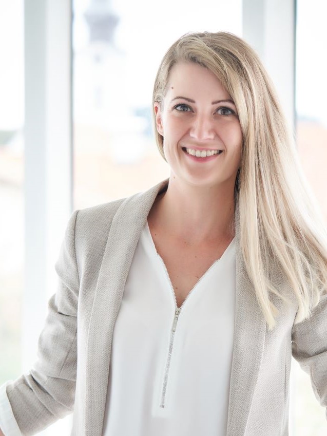 Portrait des Mitarbeiters Daniela Adorjan der TU-Partner Oberwart