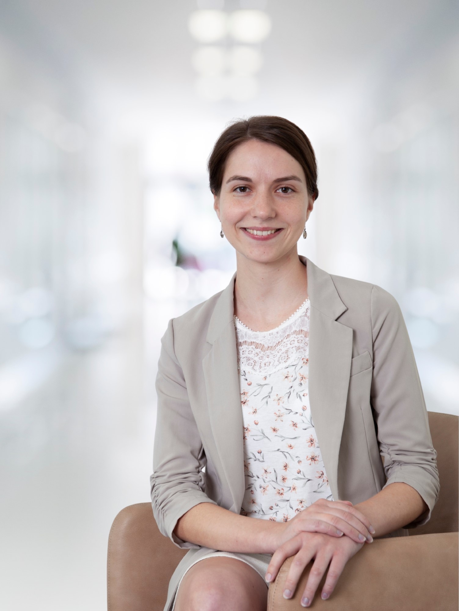 Portrait der Mitarbeiterin Andrea Preumel der TREUHAND-UNION Klagenfurt