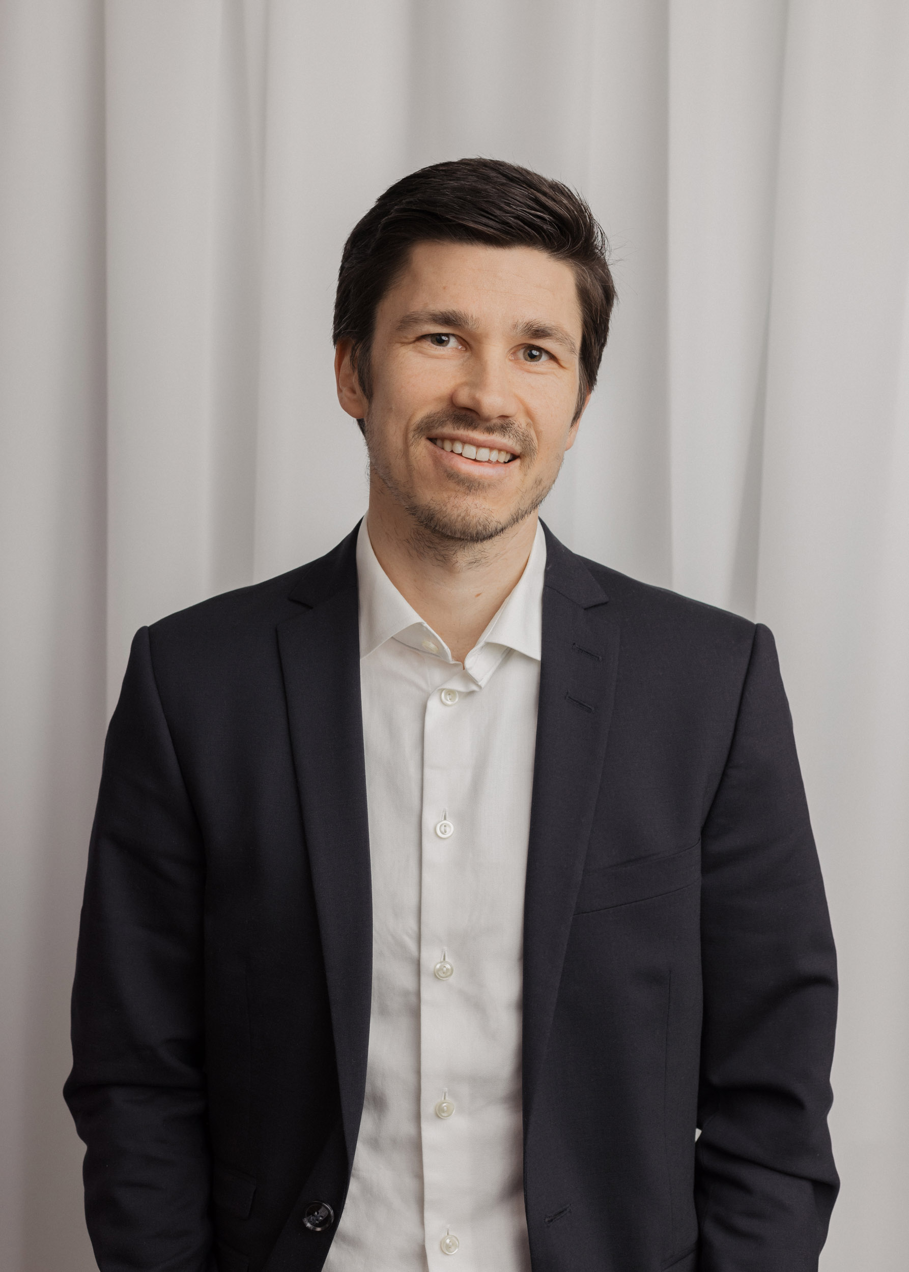 Portrait des Geschäftsführers Alexander RIED der TREUHAND-UNION Innsbruck