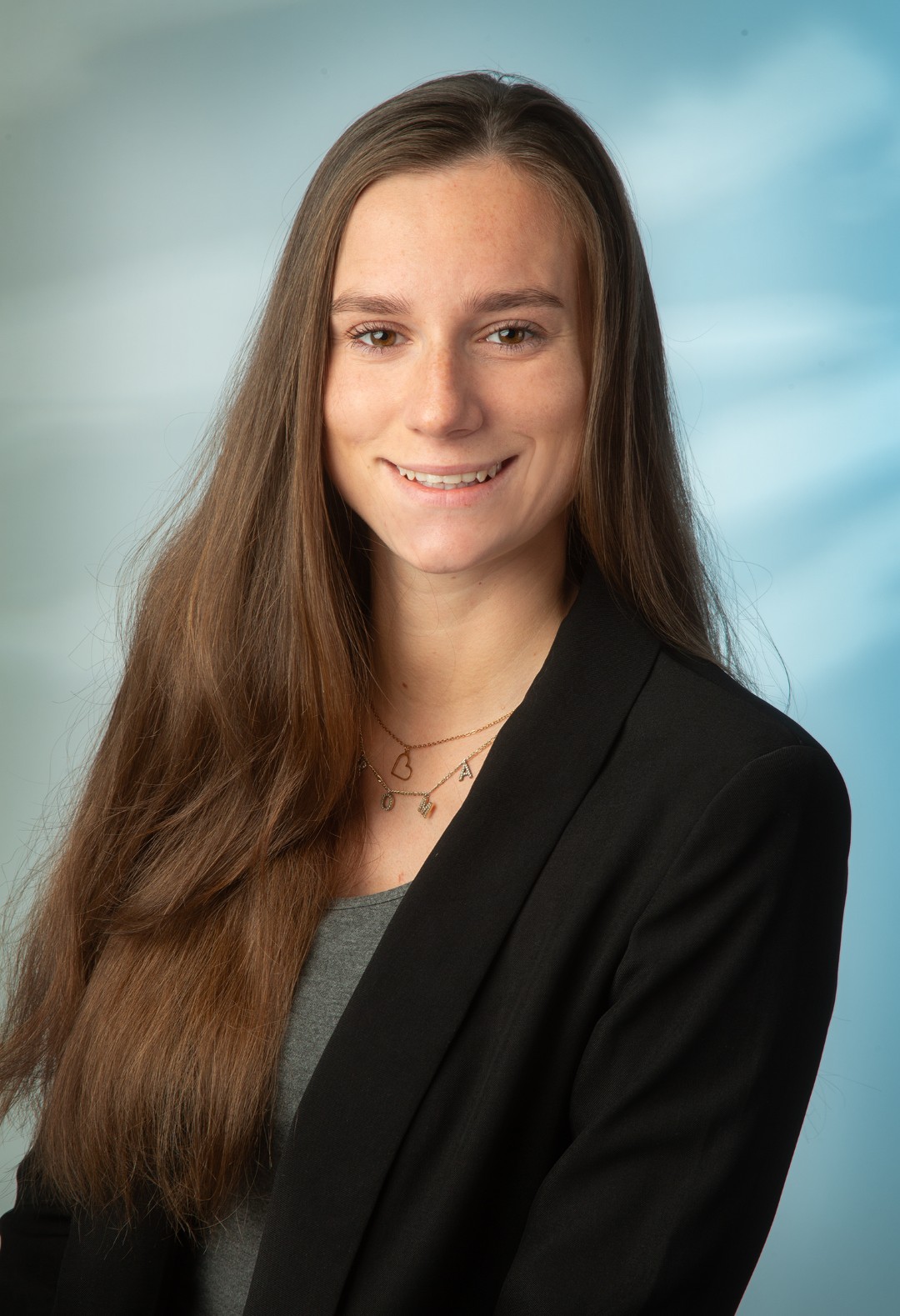 Portrait der Mitarbeiterin Isabella Peiszer der TREUHAND-UNION Baden