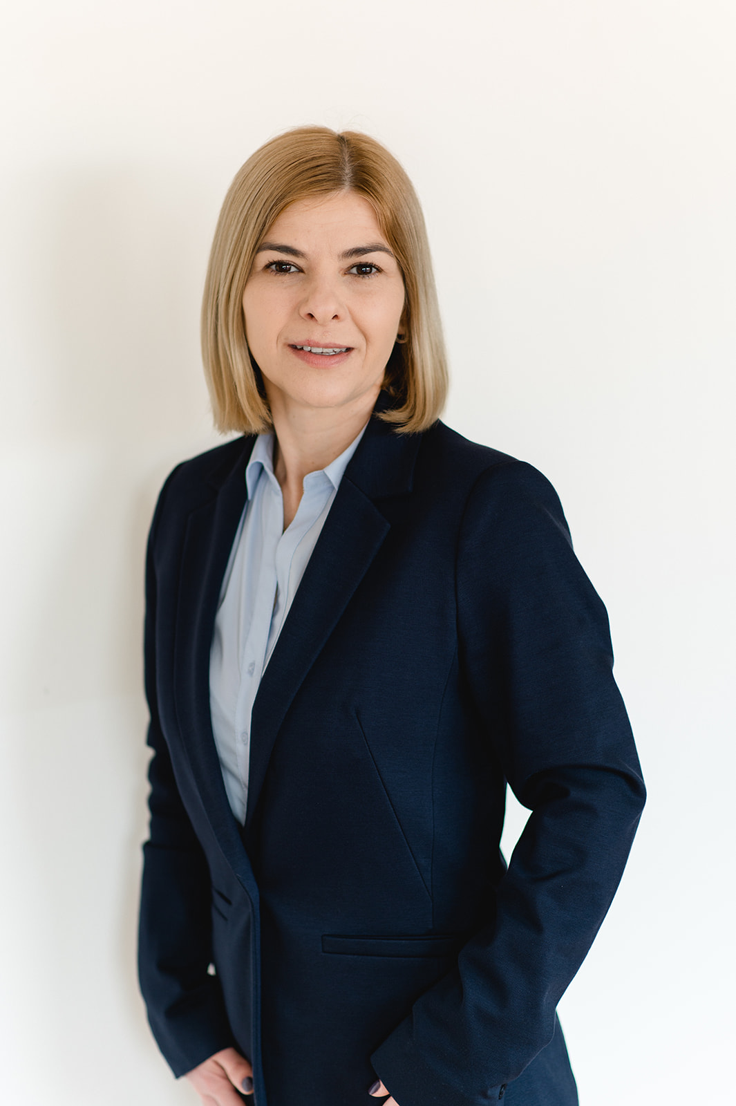 Portrait der Mitarbeiterin Cristina Fogaras der TREUHAND-UNION OÖ