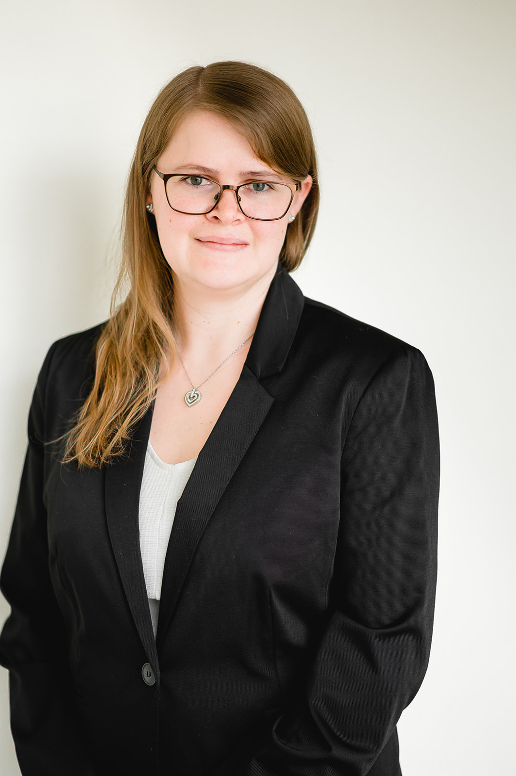 Portrait der Mitarbeiterin Vanessa Pamminger der TREUHAND-UNION OÖ