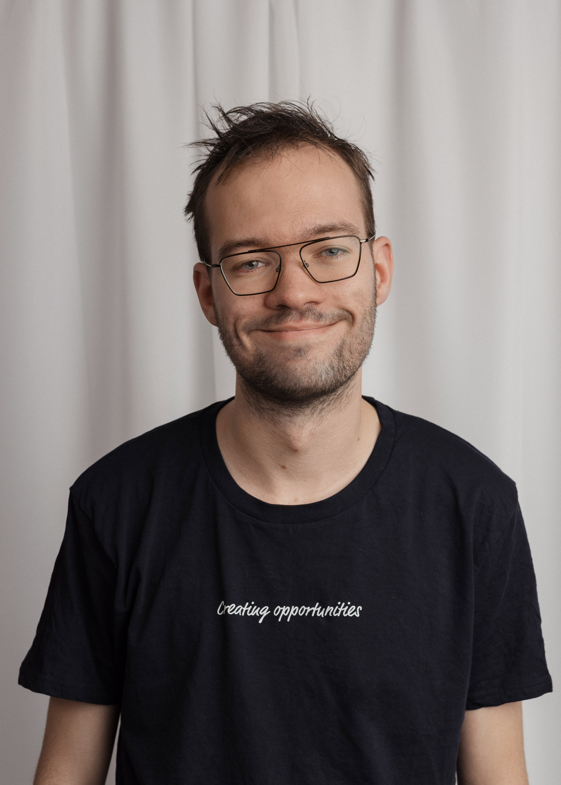 Portrait des Mitarbeiters Simon Blank der TREUHAND-UNION Innsbruck