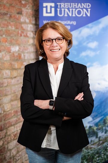 Portrait der Mitarbeiterin Andrea  Bezensek-Wolfram der TREUHAND-UNION Wien