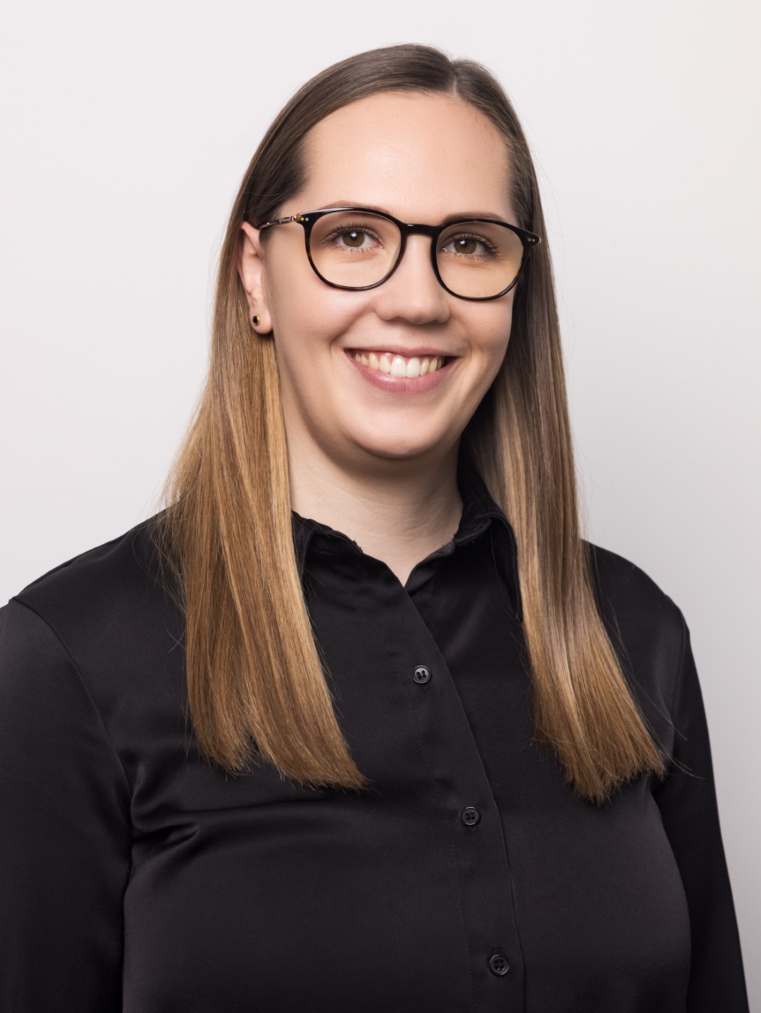 Portrait der Mitarbeiterin Sarah Kollmaier der TREUHAND-UNION Salzburg