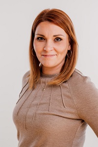 Portrait des Mitarbeiters Henriett Nagy der TU-Partner KPS
