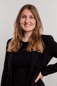 Portrait der Mitarbeiterin Fiona Hornik der TU-Partner KPS