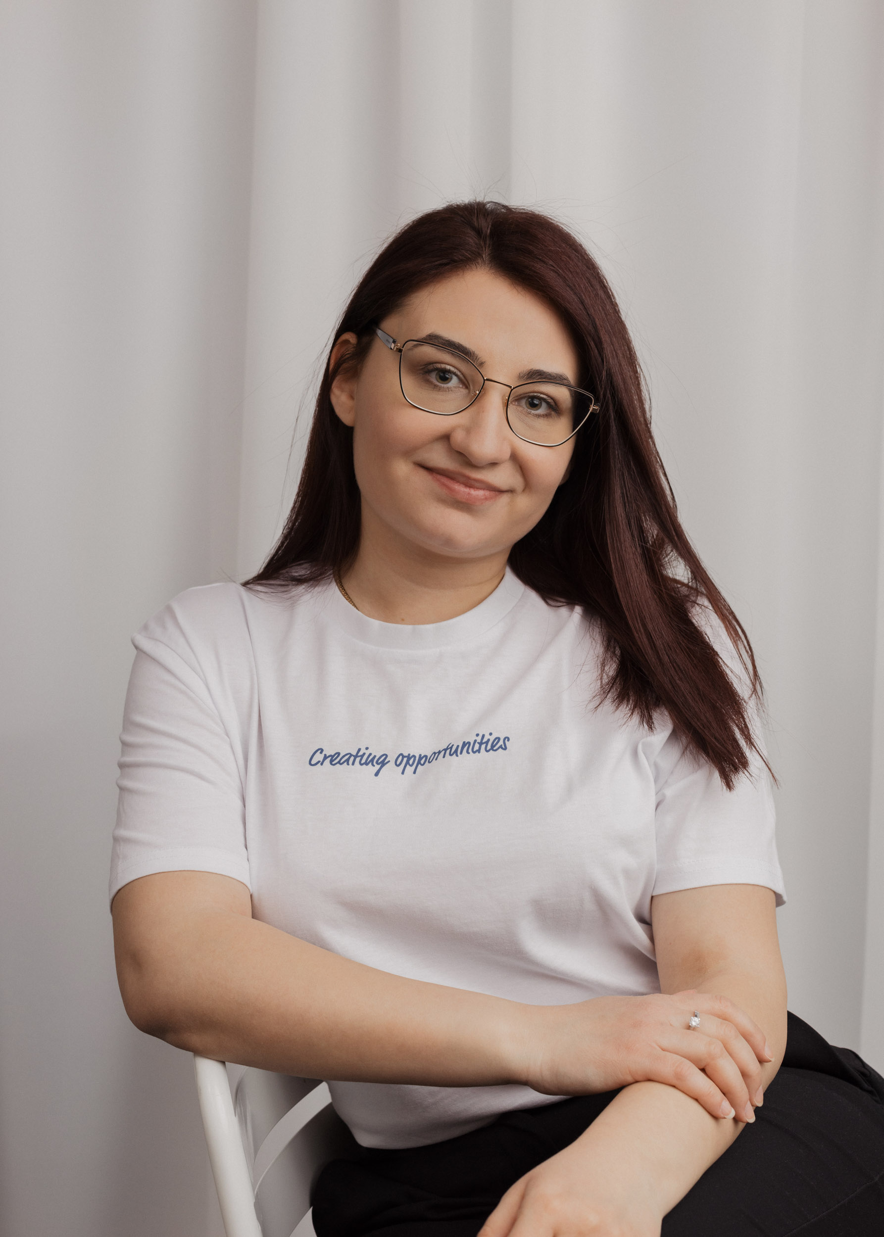 Portrait der Mitarbeiterin Olivera Trujic der TREUHAND-UNION Innsbruck