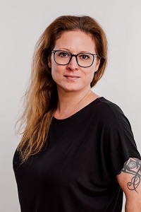 Portrait der Mitarbeiterin Katharina Schwingenschlögl der TU-Partner KPS