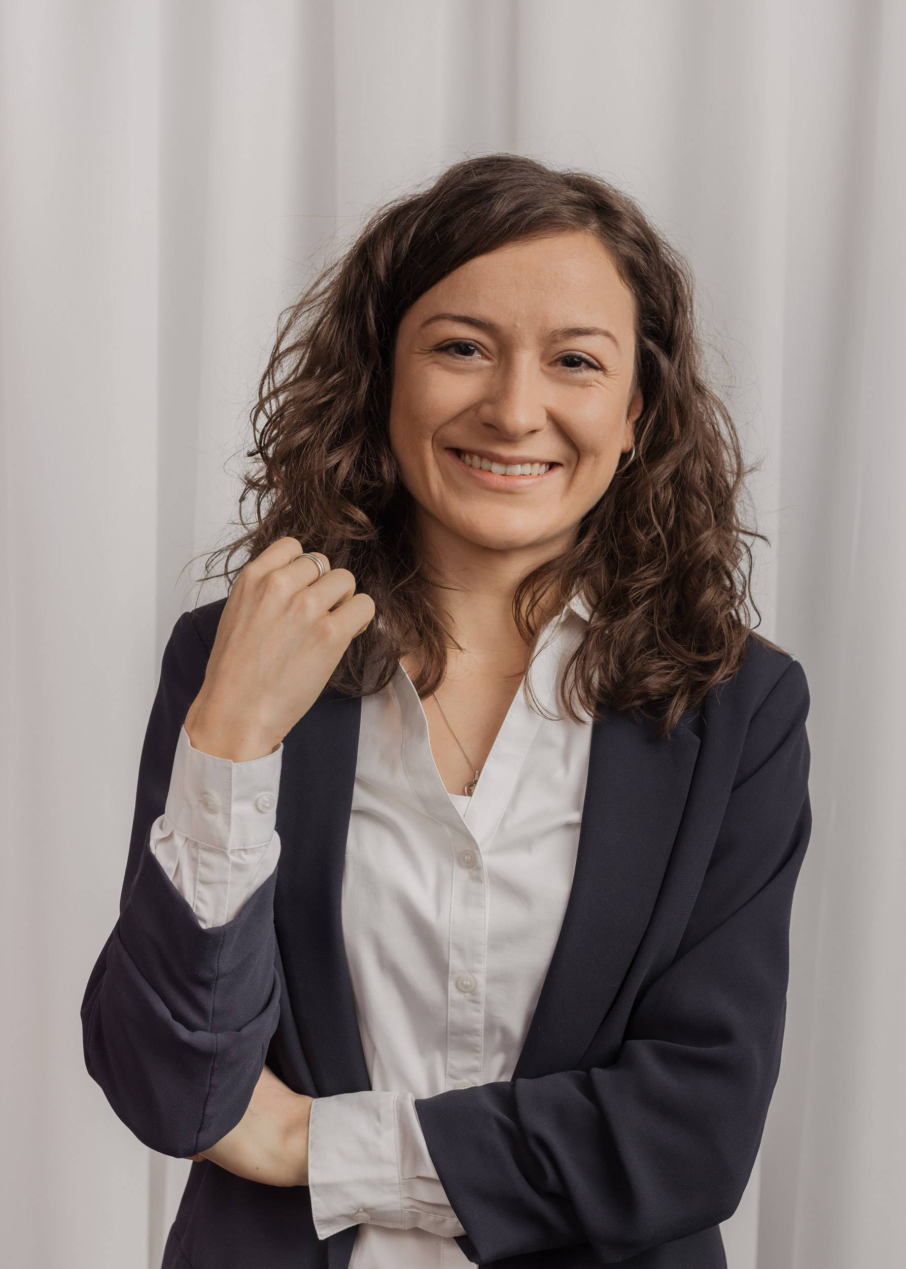 Portrait der Mitarbeiterin Stefanie Exner der TREUHAND-UNION Innsbruck
