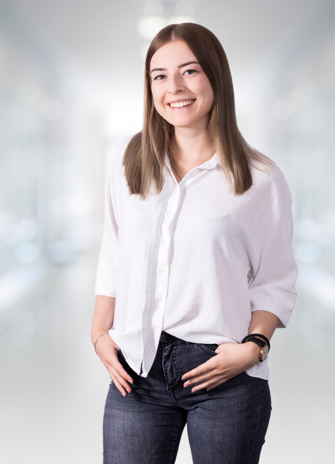 Portrait der Mitarbeiterin Sinajla Kovacevic der TREUHAND-UNION Klagenfurt