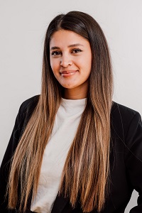 Portrait der Mitarbeiterin Tugba Altun der TU-Partner KPS