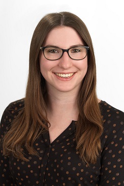 Portrait der Mitarbeiterin Jasmin Nemetz der TREUHAND-UNION Eisenstadt 