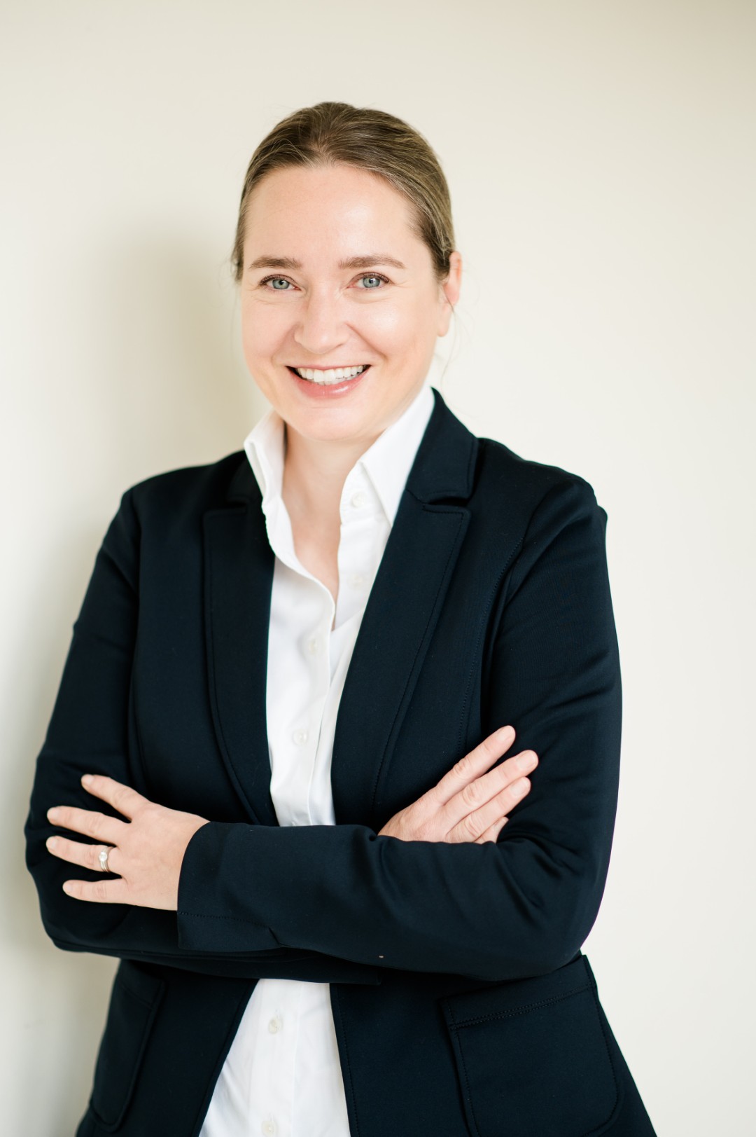 Portrait der Mitarbeiterin Jasmine Pointner der TREUHAND-UNION OÖ