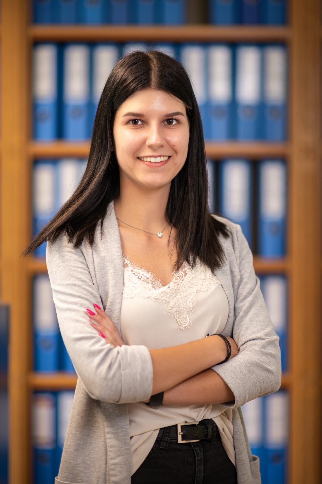 Portrait der Mitarbeiterin Patrizia Schweiger der TU-Partner Steinecker