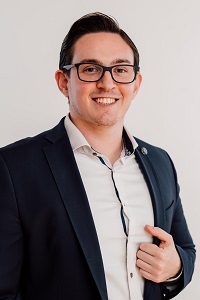 Portrait des Mitarbeiters Sebastian Mendl der TU-Partner KPS