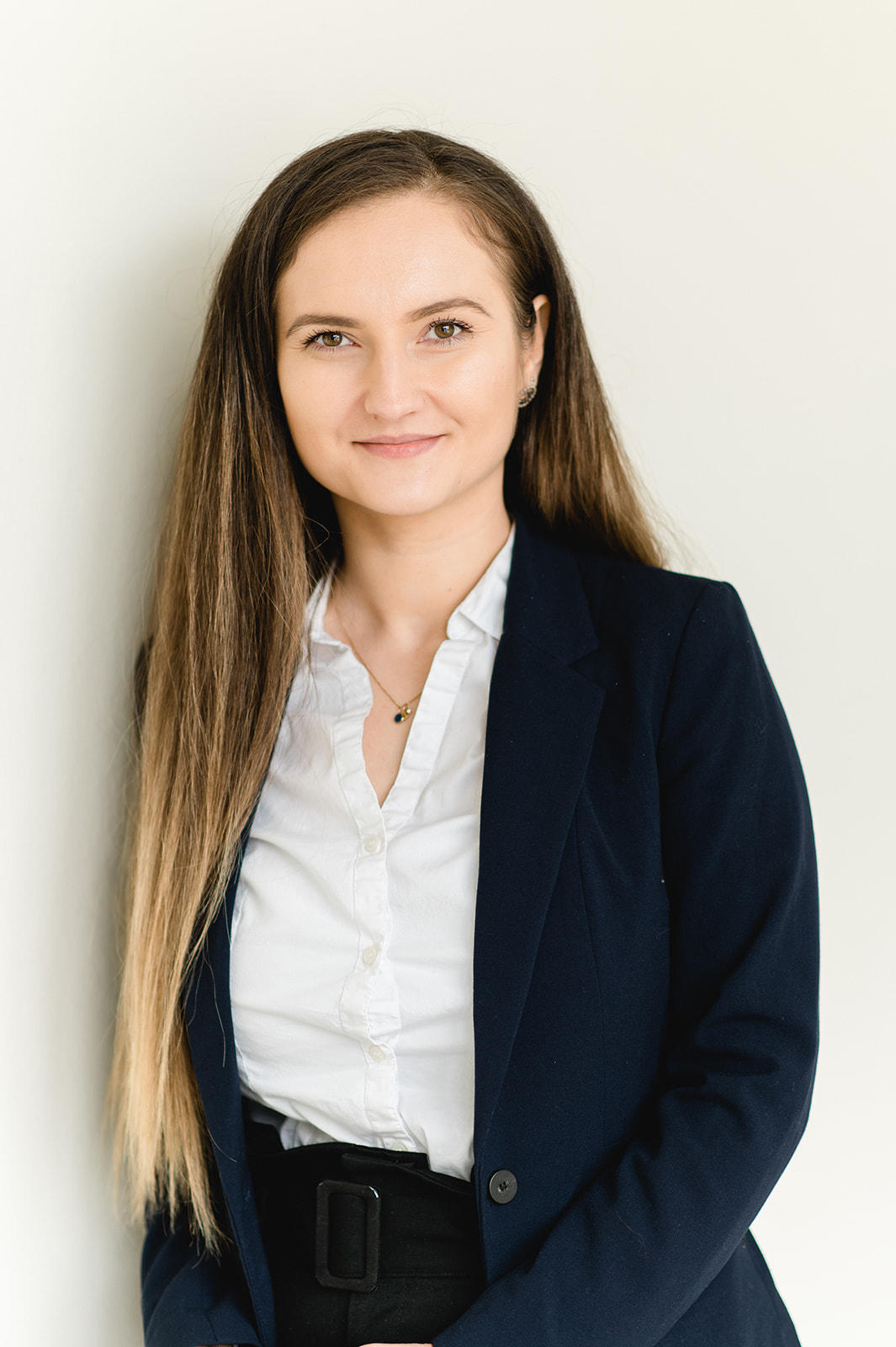 Portrait der Mitarbeiterin Melisa Komic der TREUHAND-UNION OÖ