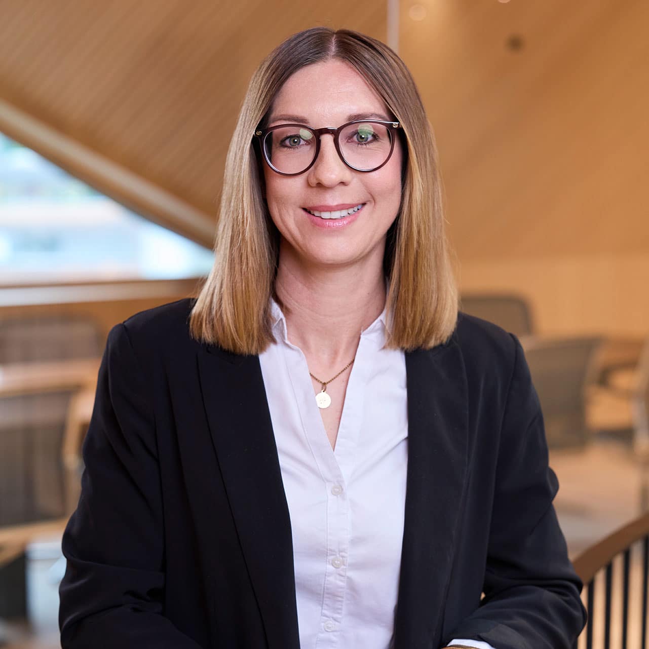 Portrait der Mitarbeiterin Manuela Feurstein der TU Vorarlberg Geser & Partner GmbH & Co KG