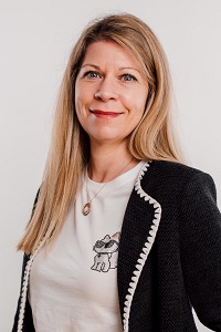 Portrait der Mitarbeiterin Katharina Schmidradner der TU-Partner KPS