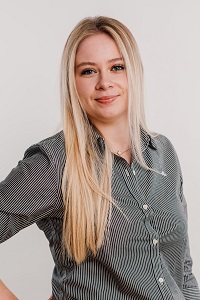 Portrait der Mitarbeiterin Stephanie Schmidradner der TU-Partner KPS