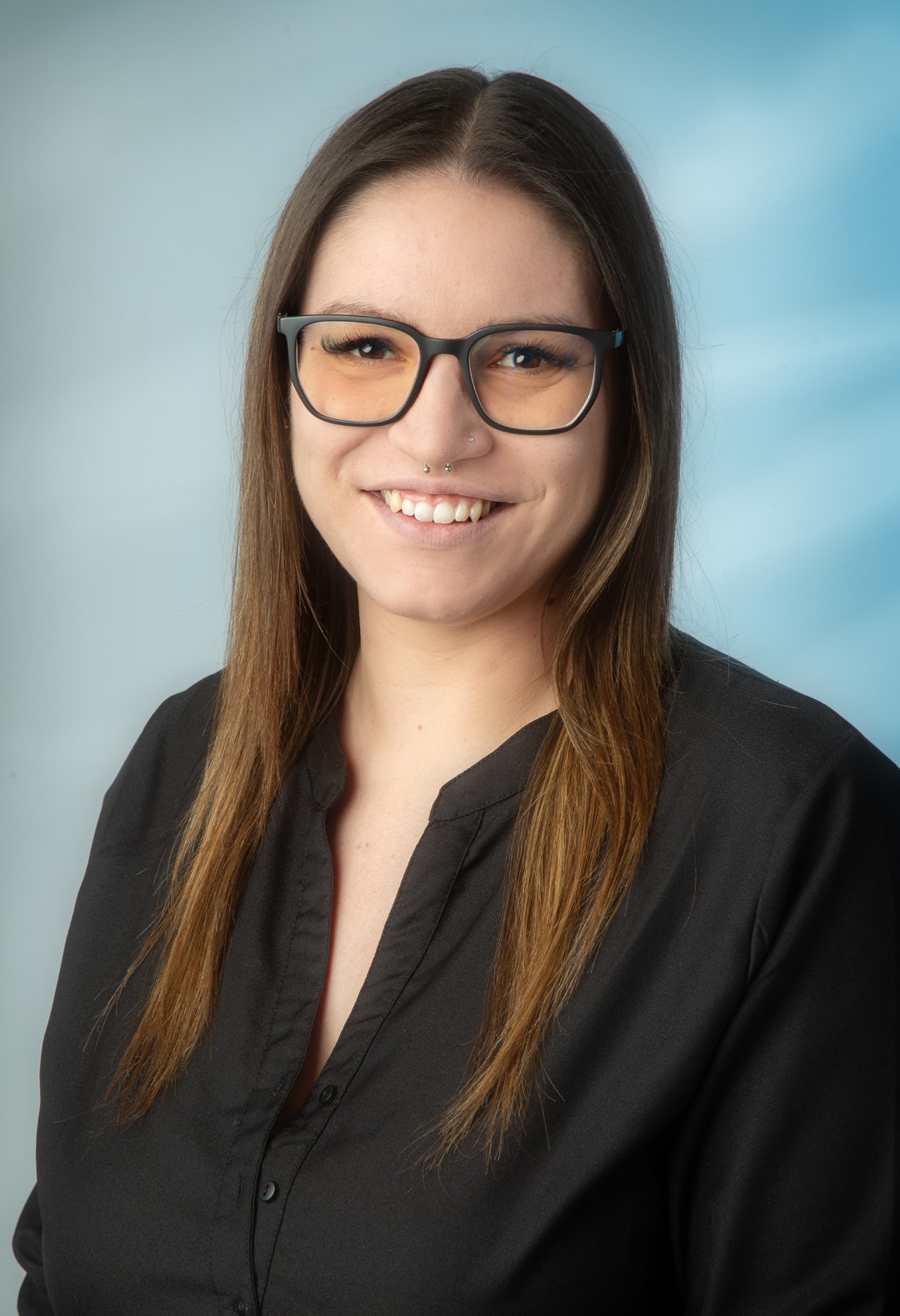 Portrait der Mitarbeiterin Denise Kienast der TREUHAND-UNION Baden