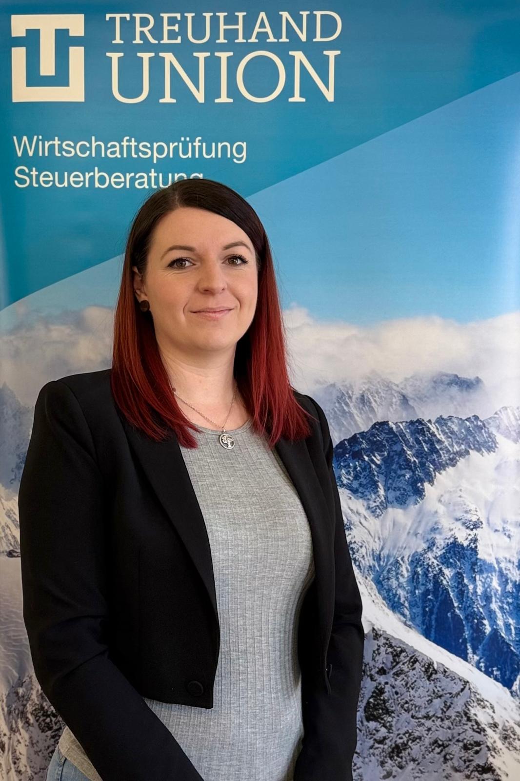 Portrait der Mitarbeiterin Fabienne Reichmann der TREUHAND-UNION Villach