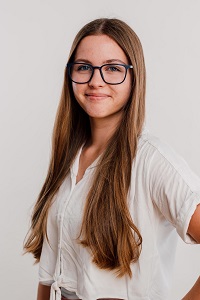 Portrait der Mitarbeiterin Lena Axmann der TU-Partner KPS