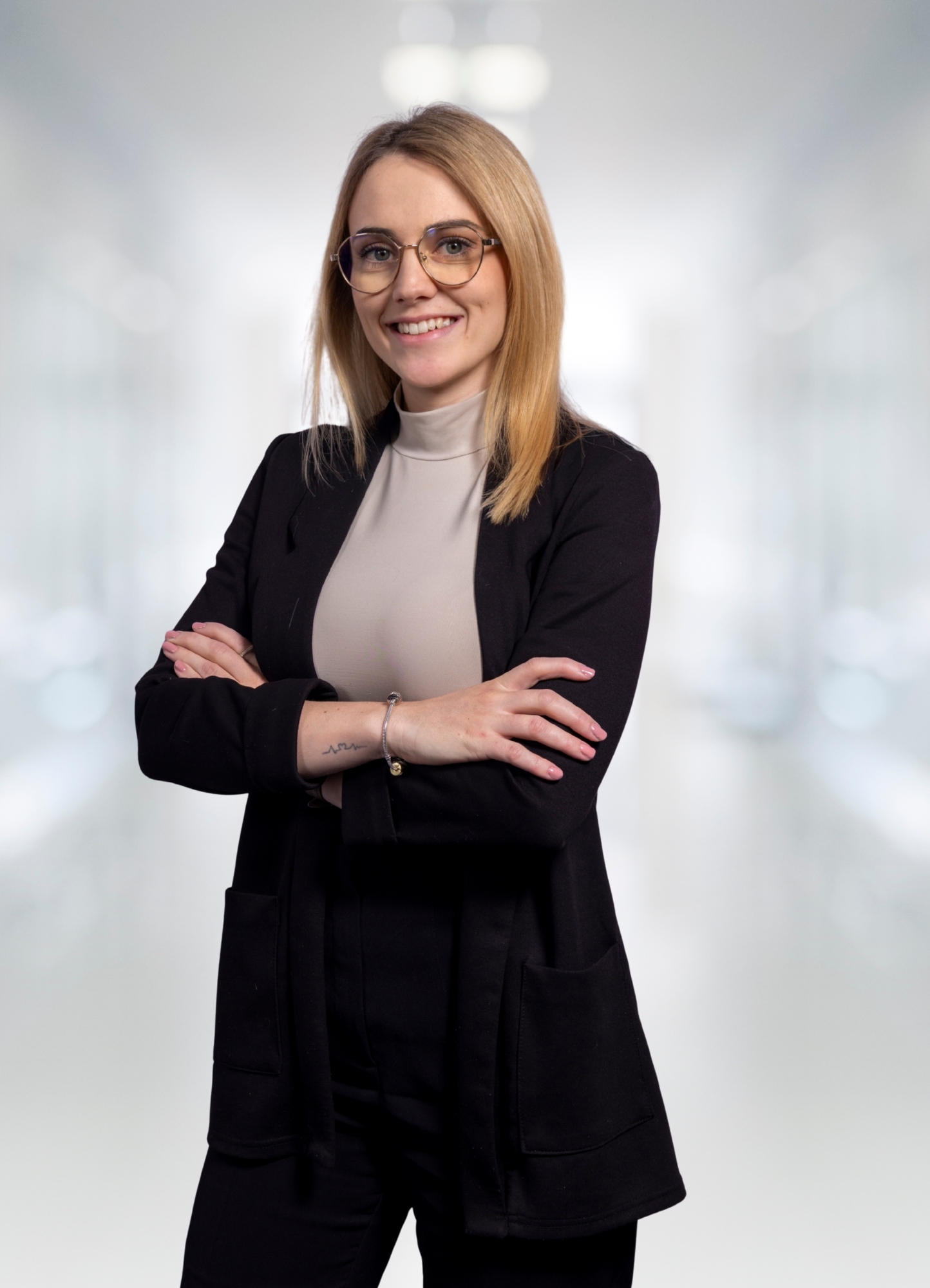 Portrait des Mitarbeiters Vanessa Kobald der TREUHAND-UNION Klagenfurt