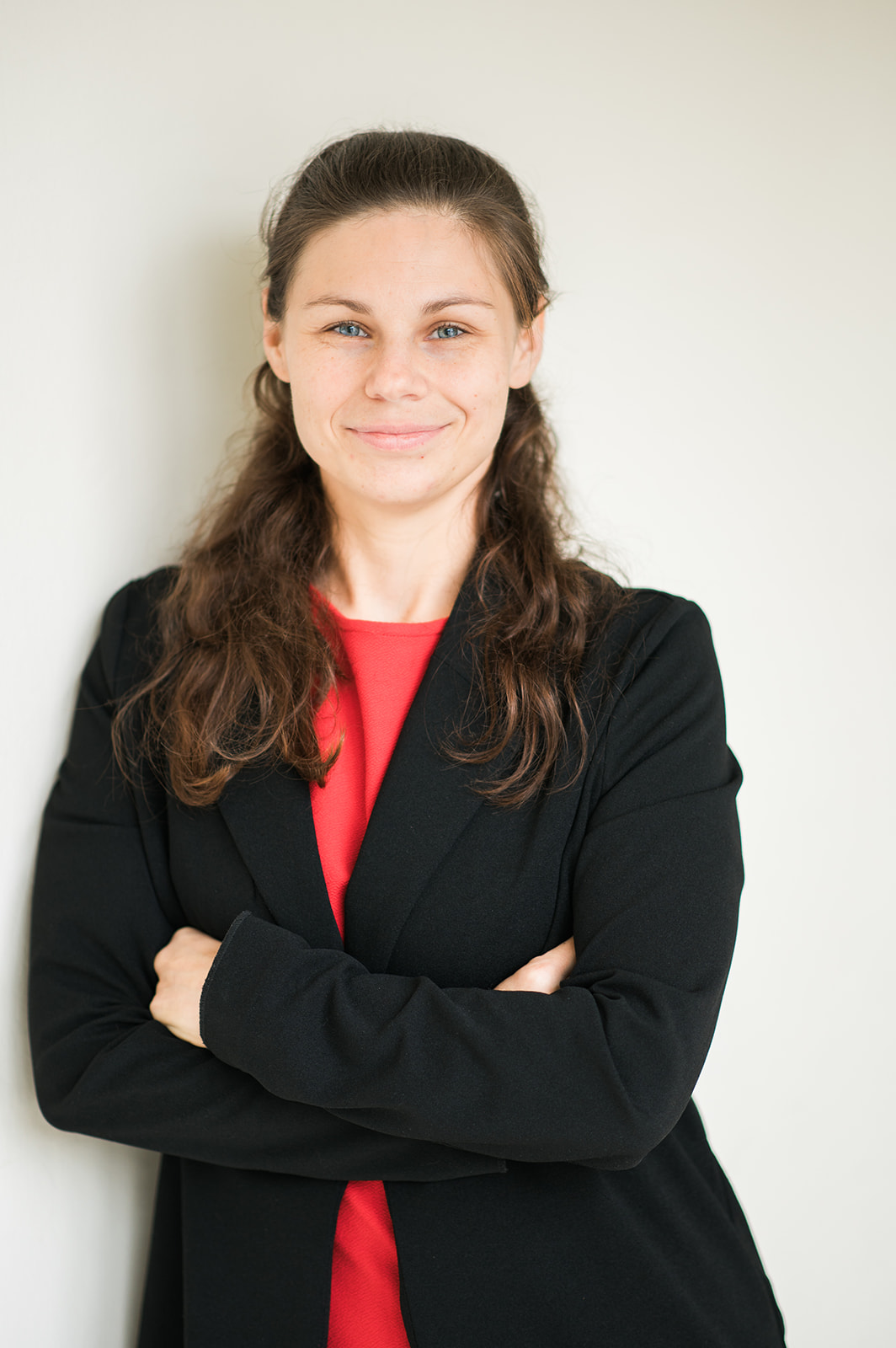 Portrait der Mitarbeiterin Sarah Forstner der TREUHAND-UNION OÖ