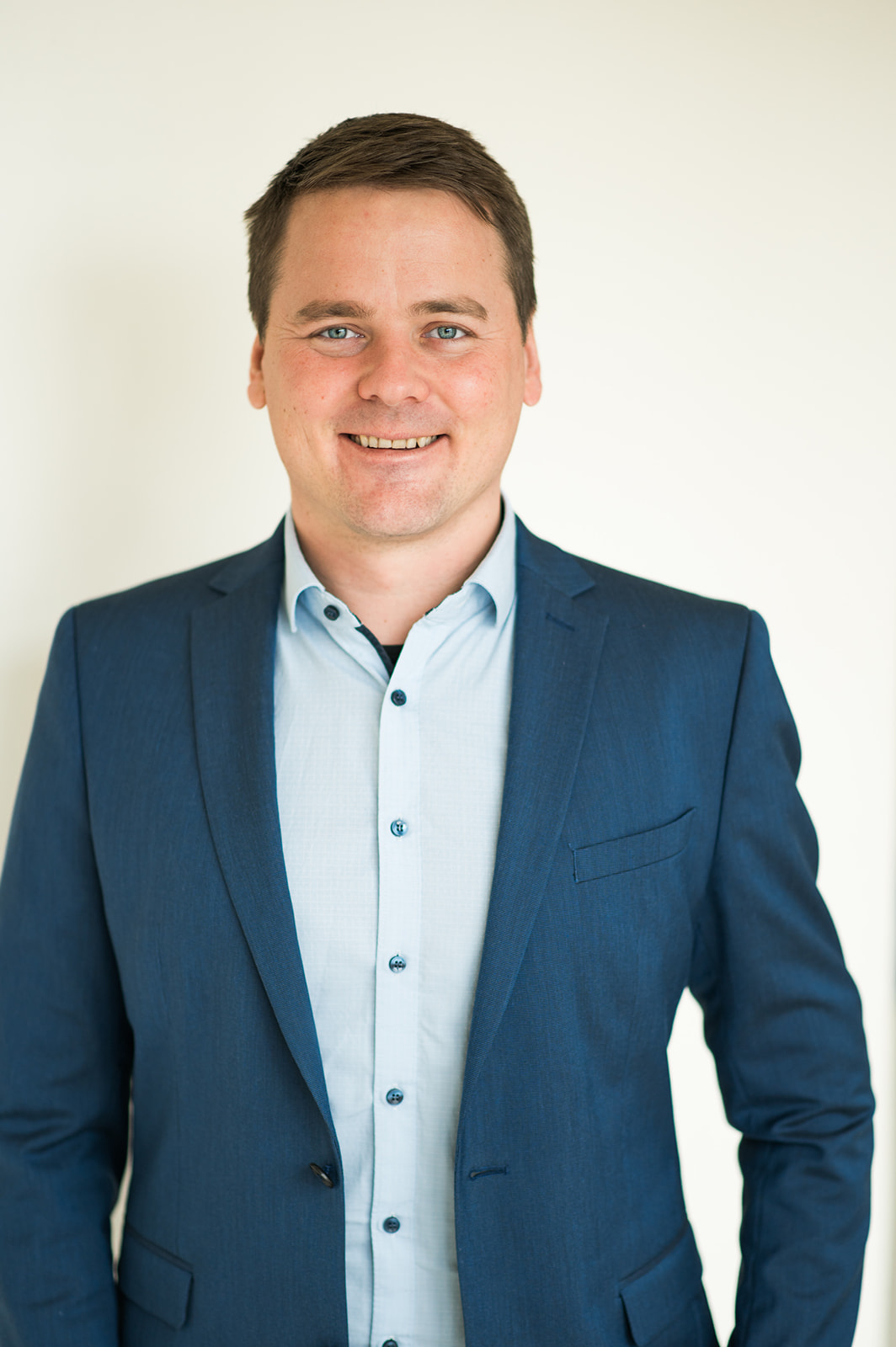 Portrait des Mitarbeiters Christian Greifeneder der TREUHAND-UNION OÖ