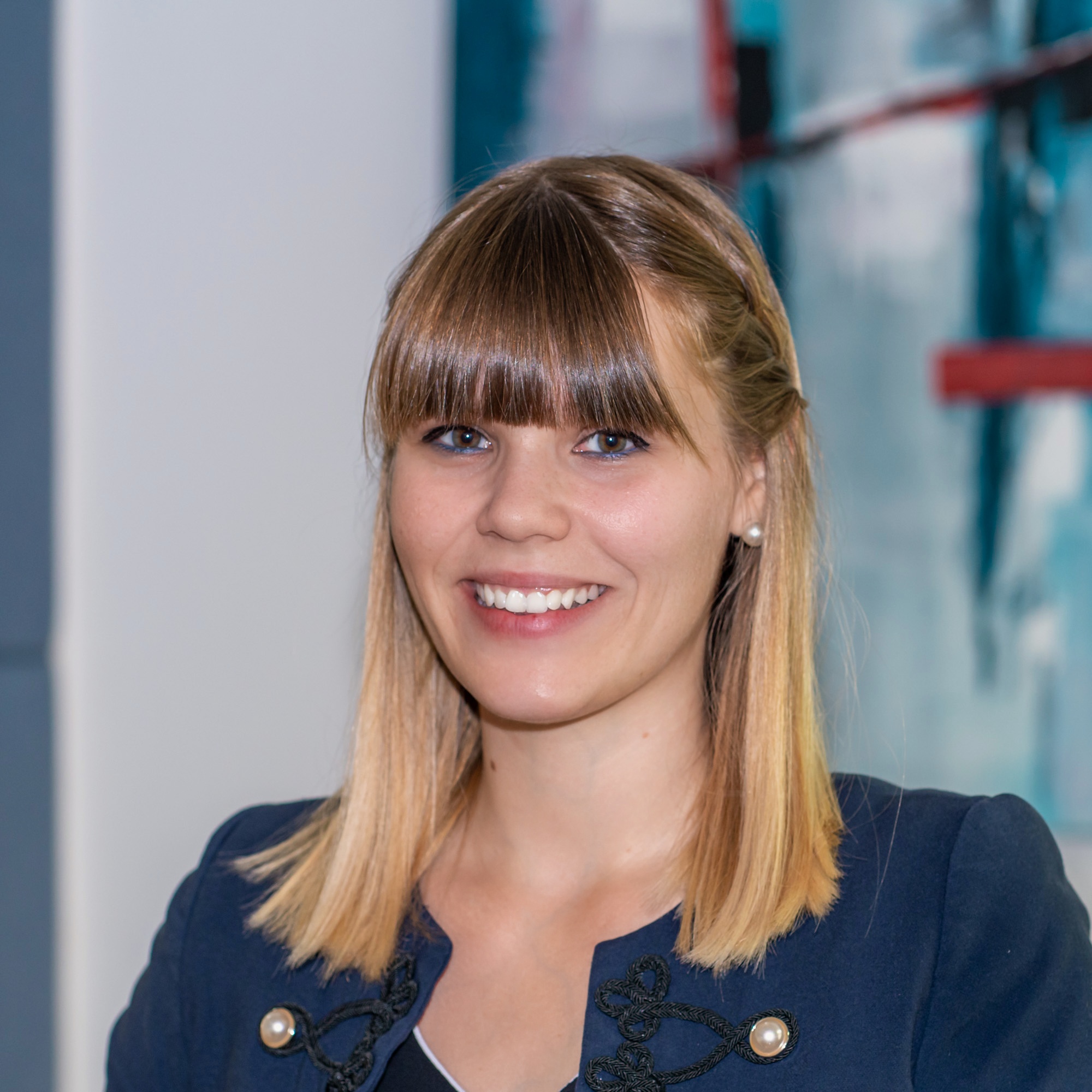 Portrait der Mitarbeiterin Victoria Güttinger der TU-Partner Haydn