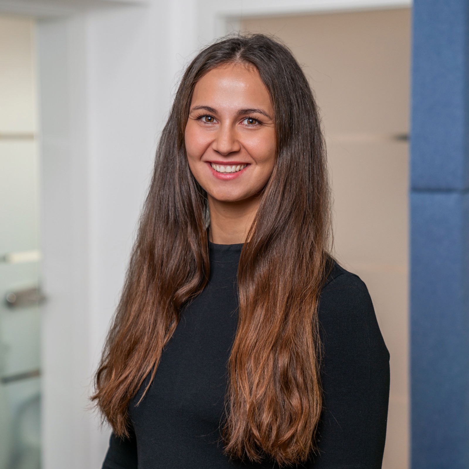 Portrait der Mitarbeiterin Stephanie Schmiedbauer der TU-Partner Haydn