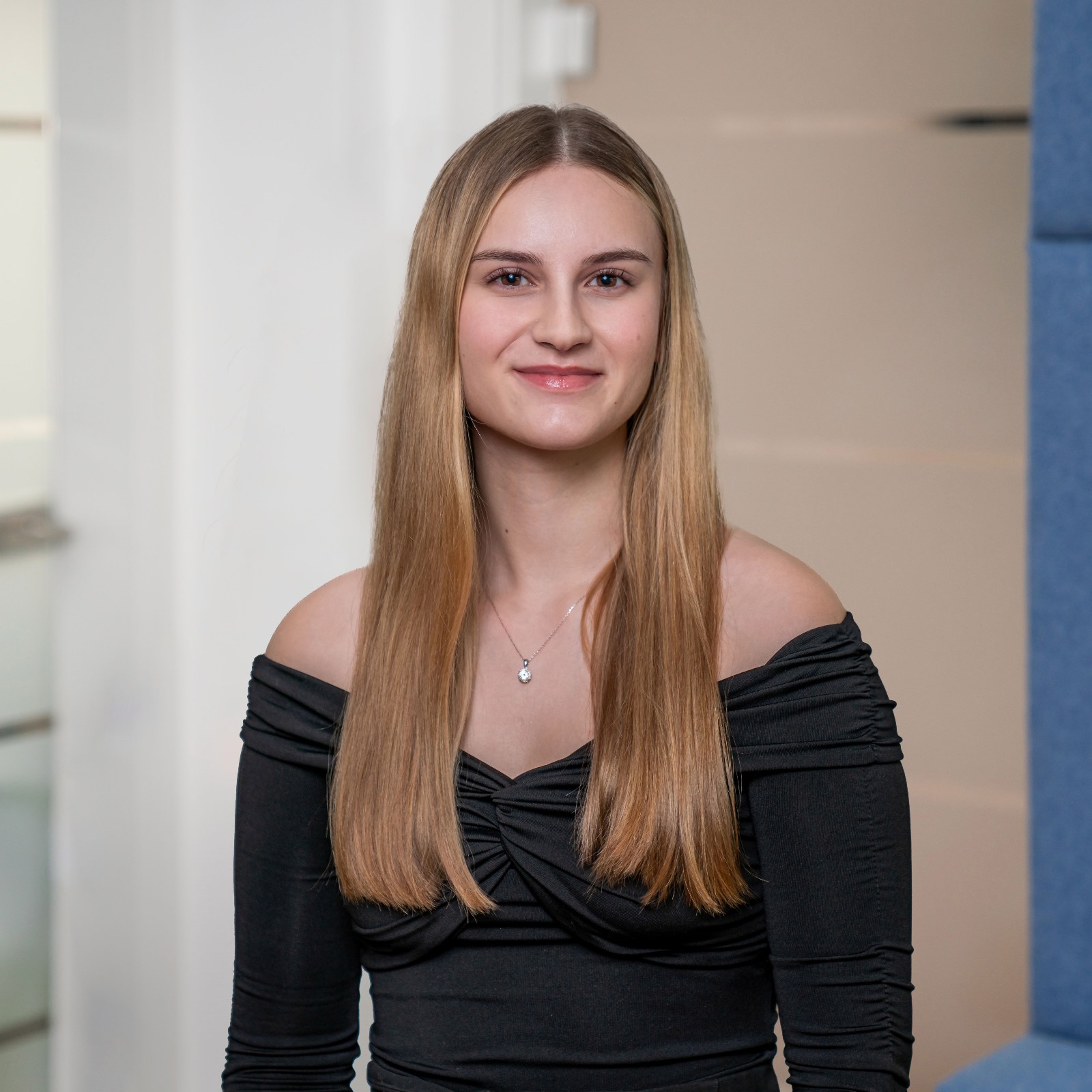 Portrait der Mitarbeiterin Lisa Brasser der TU-Partner Haydn