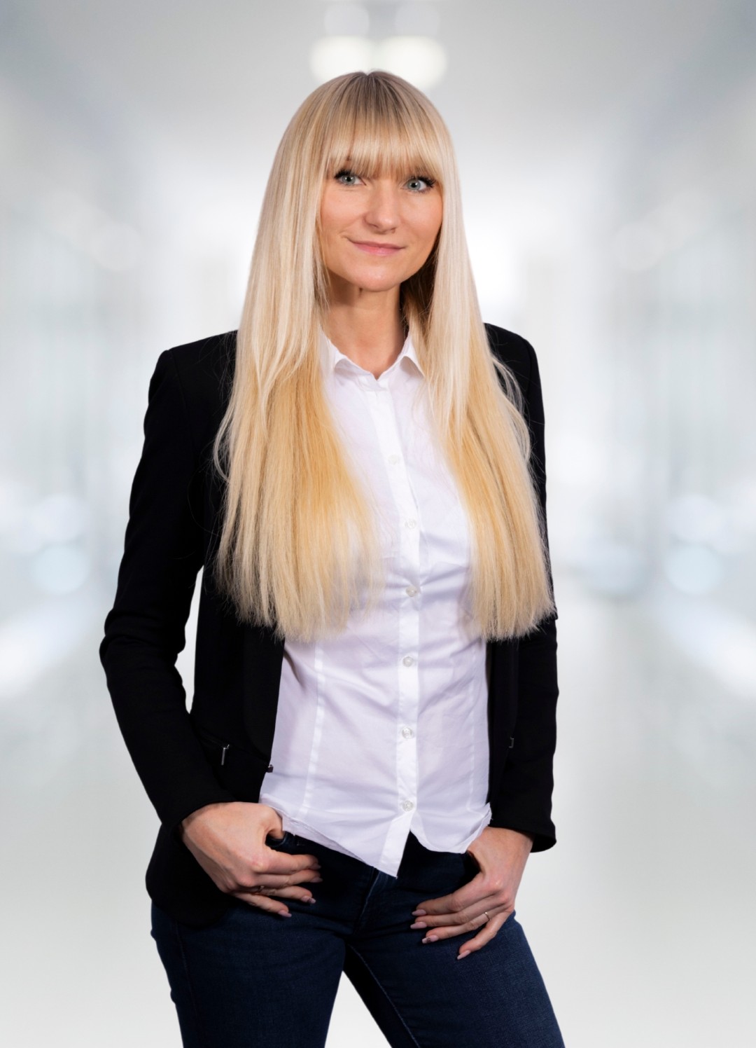 Portrait des Mitarbeiters Agnieszka Lippitz der TREUHAND-UNION Klagenfurt