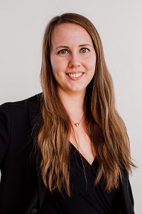 Portrait der Mitarbeiterin Iris Linhart der TU-Partner KPS