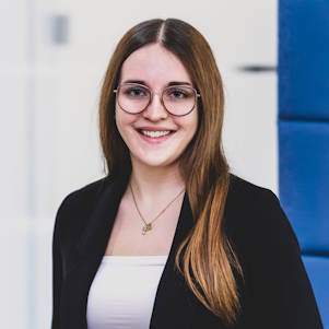 Portrait der Mitarbeiterin Selina Kleindienst der TU-Partner Haydn